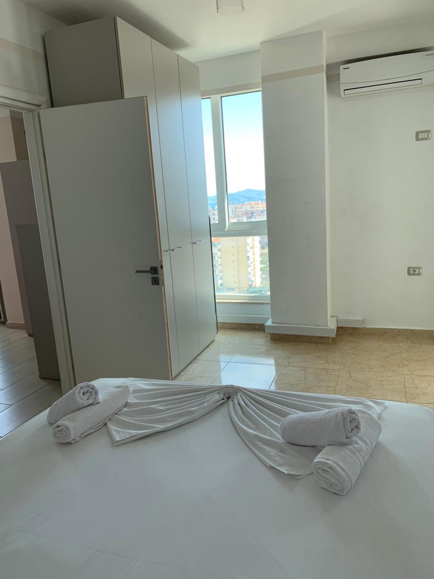 Guest - Sea Breeze Apartments Sarandë Eksteriør billede