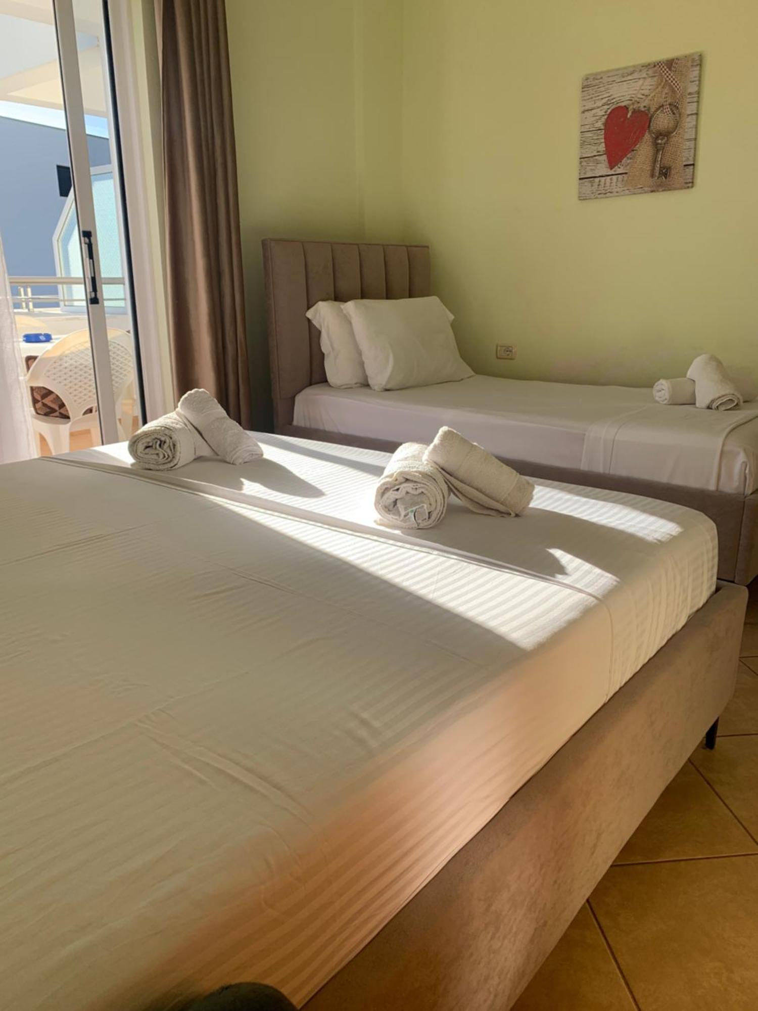Guest - Sea Breeze Apartments Sarandë Eksteriør billede